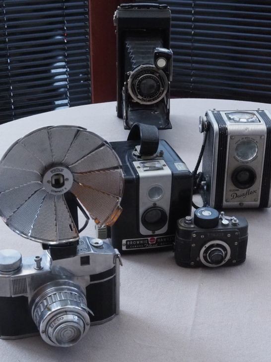 Old cameras f.22 2s 28mm ISO5000